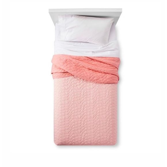 Pillowfort Bedding Pillowfort Triangle Stitch Quilt Twin Pink